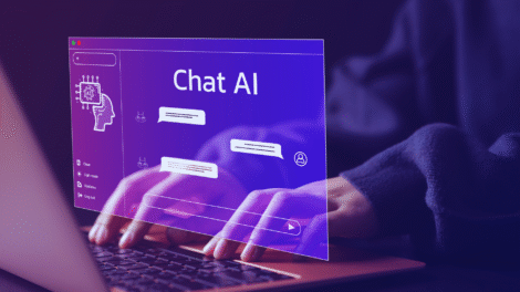 Pessoa digitando em um laptop com uma interface digital que exibe o Chat GPT e bolhas de bate-papo, sugerindo interação com um software de inteligência artificial.