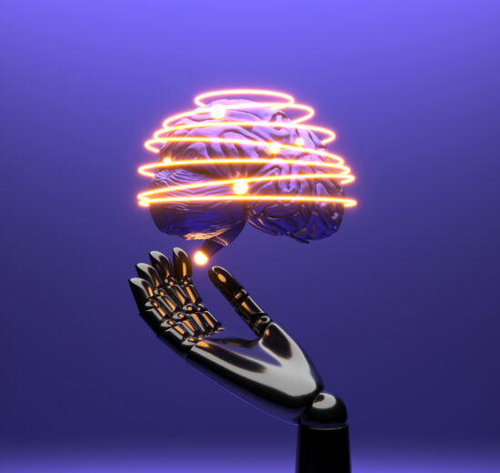 Uma mão robótica metálica estende a mão para cima em direção a um cérebro brilhante e estilizado - que simboliza os Sistemas de Inteligência Artificial - cercado por trilhas de luz amarela em redemoinho, em um fundo roxo escuro.